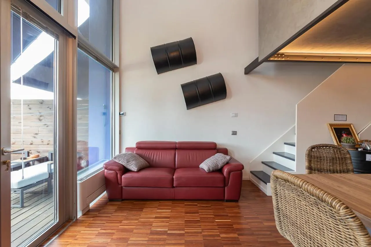شقة Luxury Loft Adriano 51 ميلان