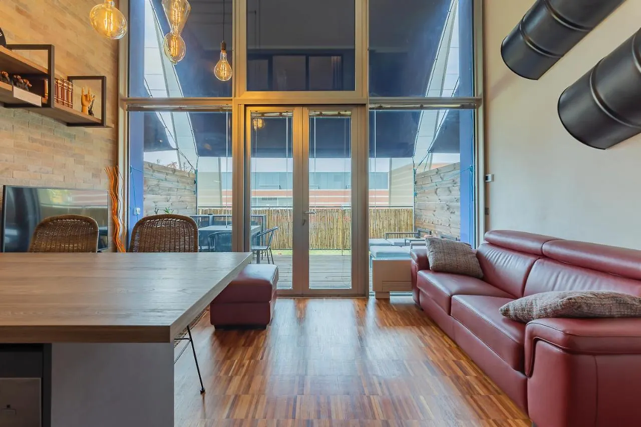 شقة Luxury Loft Adriano 51 ميلان